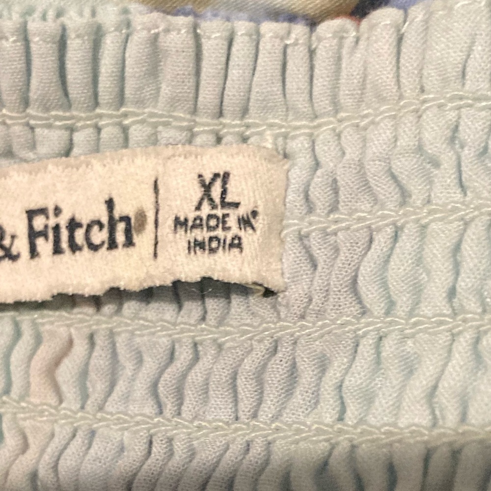 Abercrombie & Fitch pale blue abstract floral puff sleeve o-ring crop top. XL - Picture 6 of 7